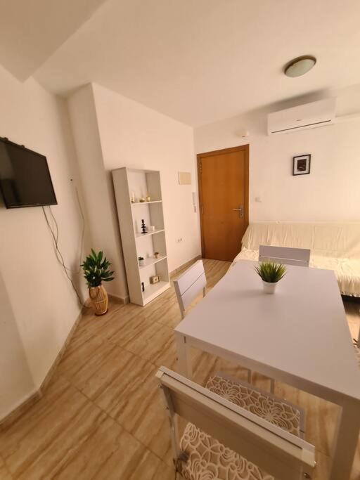 Beautiful Apartment With Patio 托雷维耶哈 外观 照片