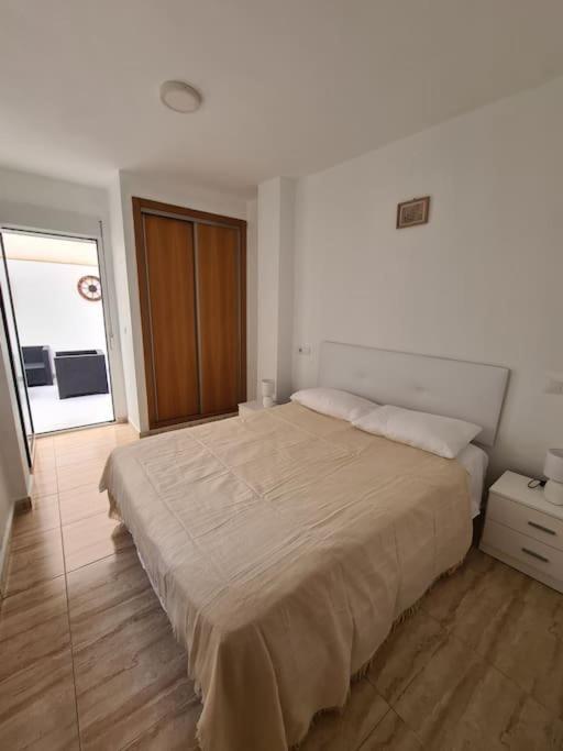 Beautiful Apartment With Patio 托雷维耶哈 外观 照片