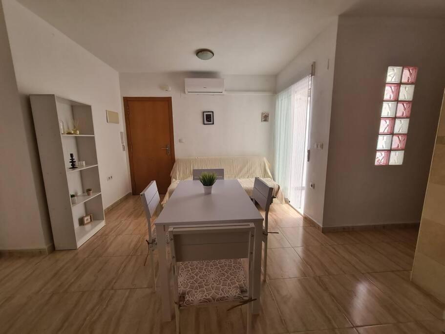 Beautiful Apartment With Patio 托雷维耶哈 外观 照片